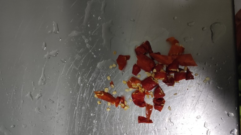 丝瓜牛肚子,切碎,备用