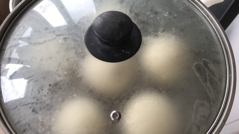 山药馒头,大火烧锅水开上汽后上锅,中火蒸20分钟左右,中途不能开盖,焖3分钟左右