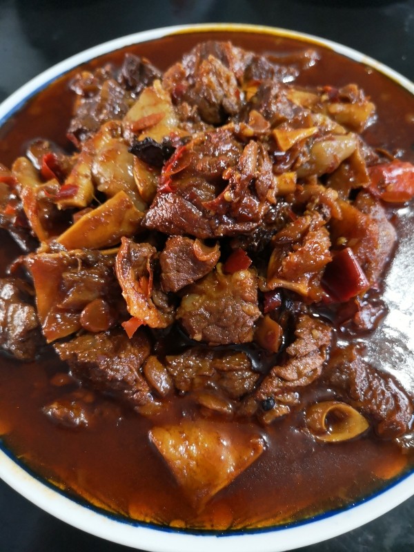 香辣牛腩,汤汁还可以拌饭哦,超香