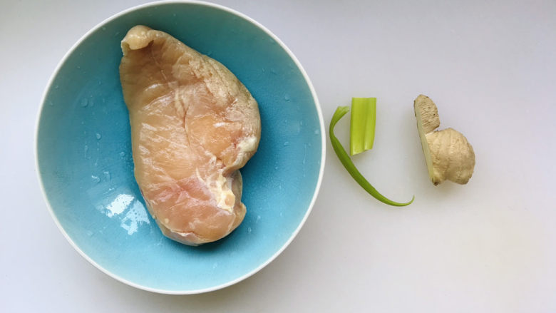 孜然鸡胸肉,所有用到的食材都在这里了;