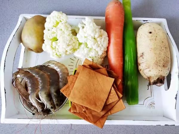 简单易做的麻辣香锅,准备食材