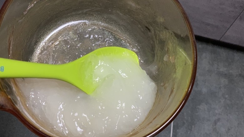 煎焖子,关火,准备装盒