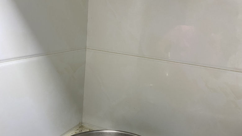 洋葱炒猪肝,稍微变色后捞出