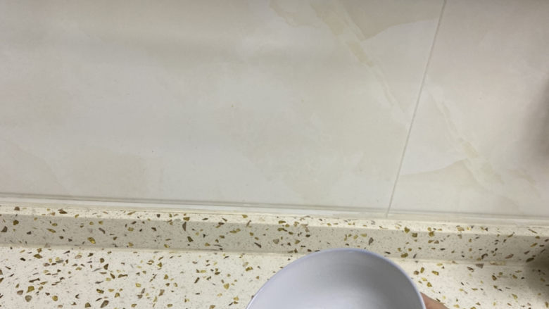 洋葱炒猪肝,加入50g凉白开