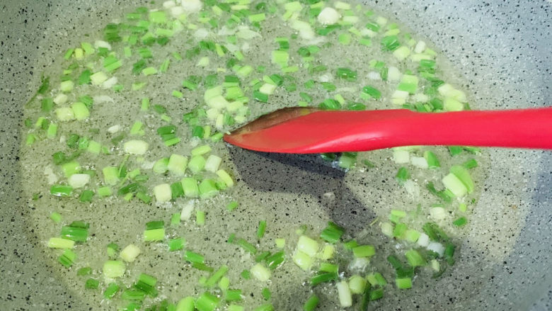 香菇牛肉酱,炒香