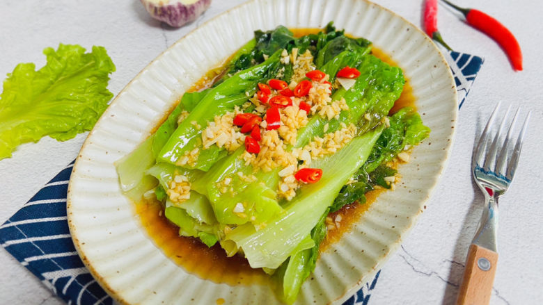 蒜蓉蚝油生菜,蒜蓉蚝油生菜,清香爽口。