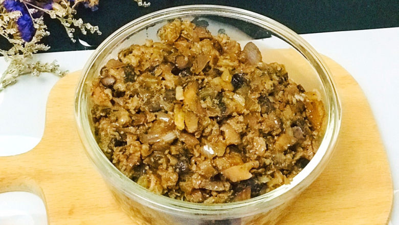 香菇牛肉酱,装入乐扣,送进冰箱冷藏密封保存,起码可以吃三天,没问题