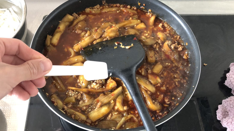肉末粉丝煲➕肉末茄子粉丝煲,尝下咸淡,根据个人口味添加少许盐