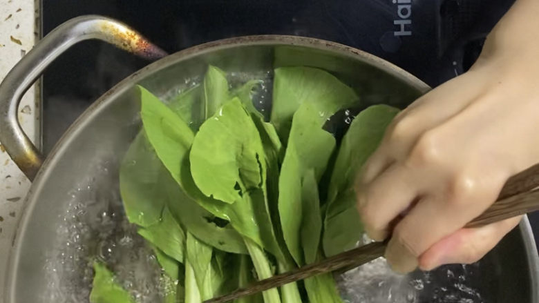 香菇炒青菜,小油菜焯水