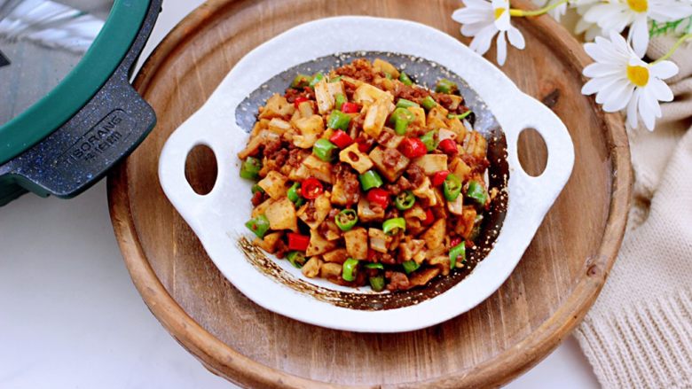 牛肉粒香辣藕丁,我要开动了~