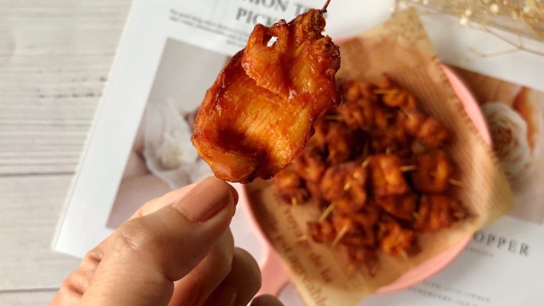 新奥尔良鸡胸牙签肉,一口一个好过瘾,好吃到停不下来。