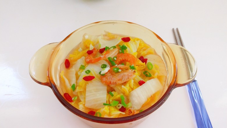 虾仁娃娃菜,出锅加<a style='color:red;display:inline-block;' href='/shicai/ 3232'>香葱</a>,枸杞。