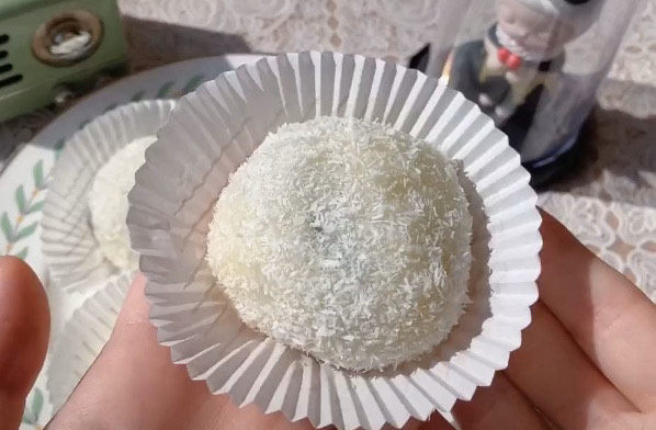 红豆糯米糍,白白胖胖,又香又甜