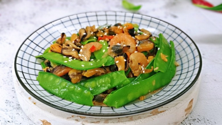 荷兰豆炒虾仁,营养均衡,好吃极了。