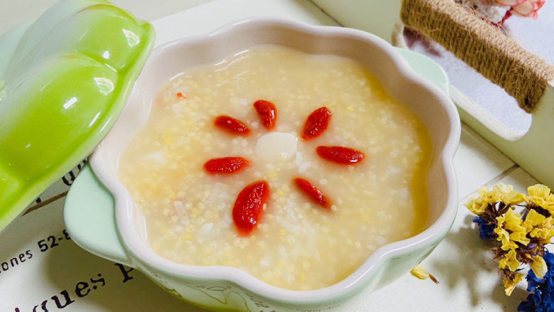 <span style="color:red">山药</span><span style="color:red">枸杞</span>粥