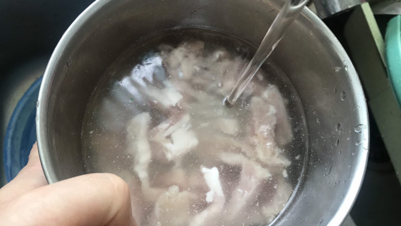 粉鸡汤(阜阳特色小吃),清洗干净
