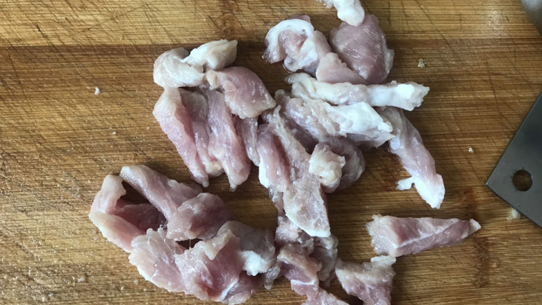 粉鸡汤(阜阳特色小吃),猪肉切条