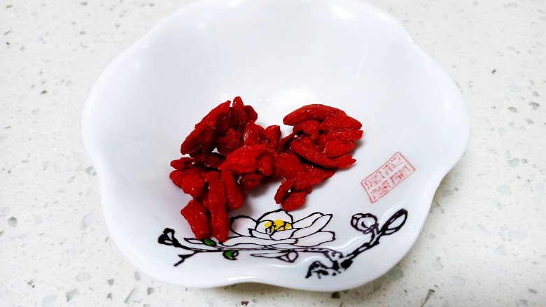 山药枸杞粥,<a style='color:red;display:inline-block;' href='/shicai/ 673'>枸杞</a>称好