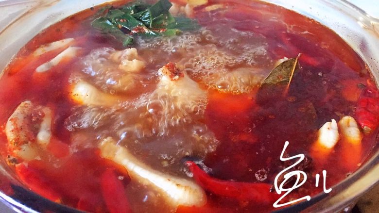 卤鸭爪,大火烧开,中火煮50分钟