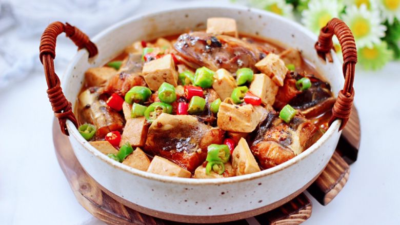 啤酒酱香海鲶鱼豆腐,出锅咯,鲜美无比又营养丰富,关键是超好吃。
