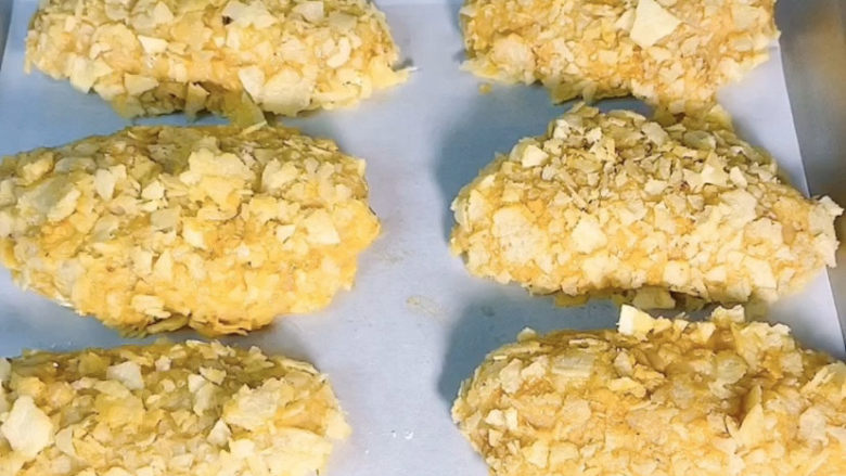 薯片鸡翅,都裹好了,记得提前预热烤箱
