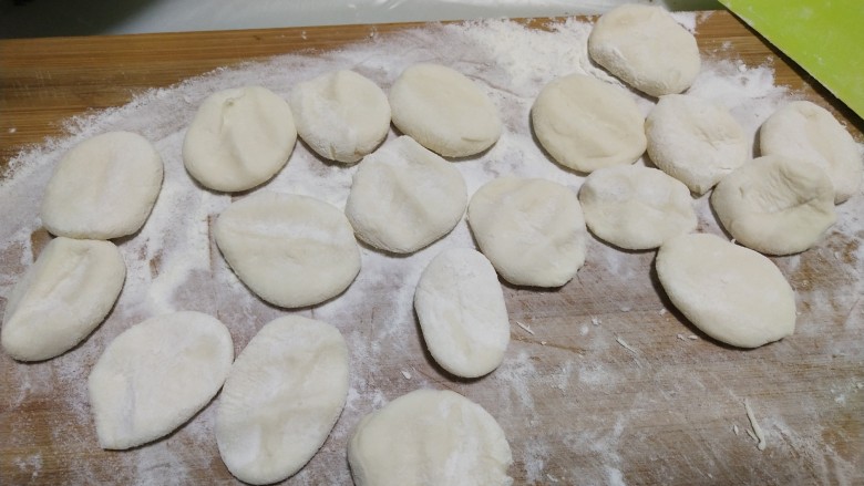 猪肉白菜生煎水饺(猪肉好贵),按成小饼