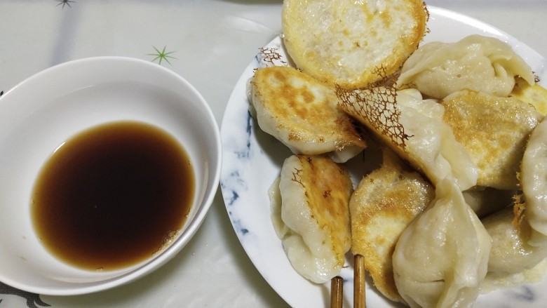 猪肉白菜生煎水饺(猪肉好贵),超级好吃！