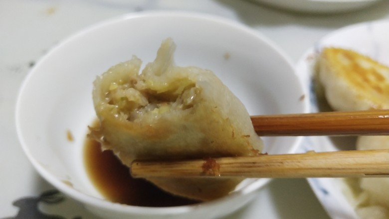 猪肉白菜生煎水饺(猪肉好贵),我爱水饺~