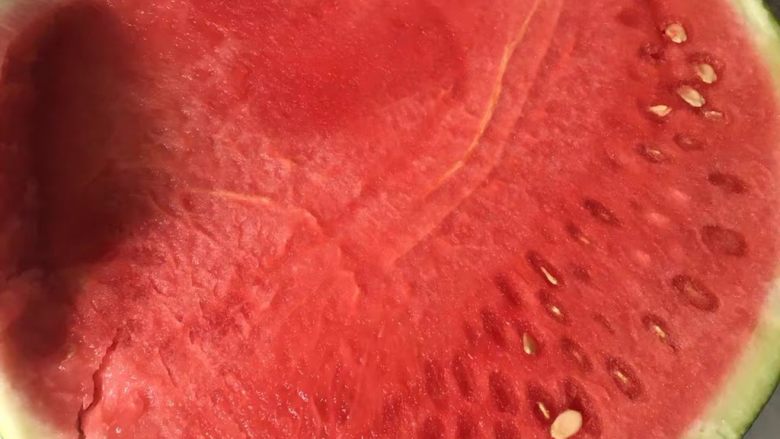 鸡蛋炒西瓜皮🍉,西瓜肉不需要