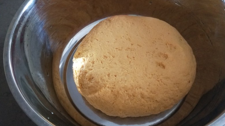 胡萝卜馒头,准备发酵?