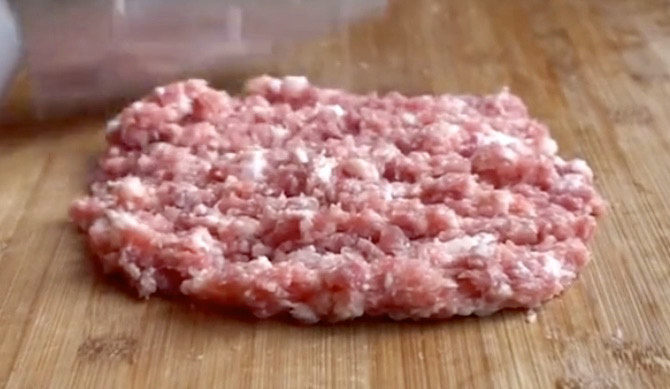 莲藕肉丸,肉要选择三肥七瘦的五花肉,这样最好吃