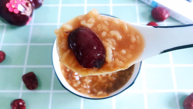 红糖糯米粥(补气血),开吃了,软糯香甜可口美味的早餐🥣