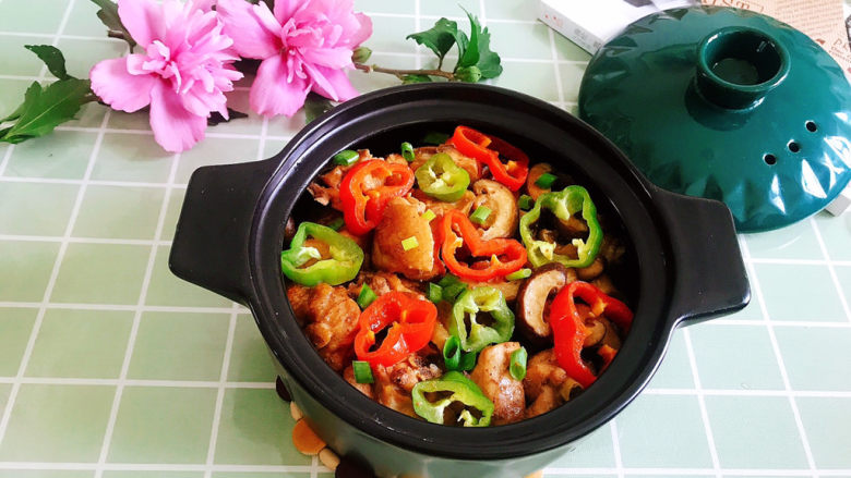 香菇滑鸡煲仔饭,成品图!