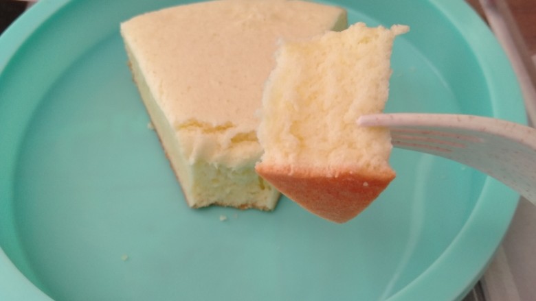 电饭煲蛋糕,绵绵的,宝宝也很喜欢吃呢