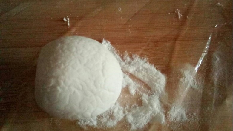 糯米紫薯糕,蘸点糕粉。