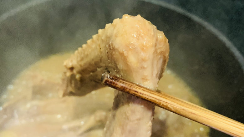 红烧鸭翅,鸭翅入味,起锅