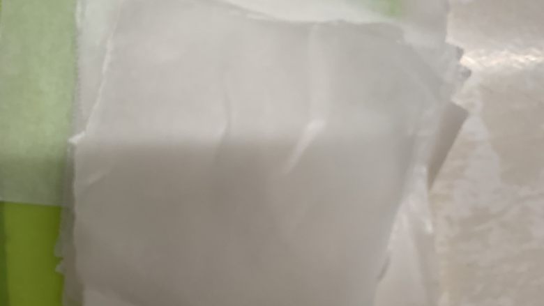 酸菜粉丝包,准备油纸,不用也行。