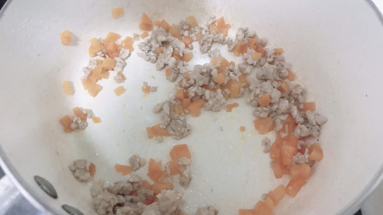 芝士焗土豆泥,然后胡萝卜。