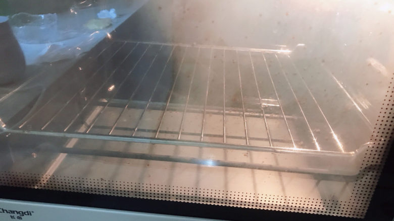 芝士焗土豆泥,这个时候可以开始预热烤箱220度。