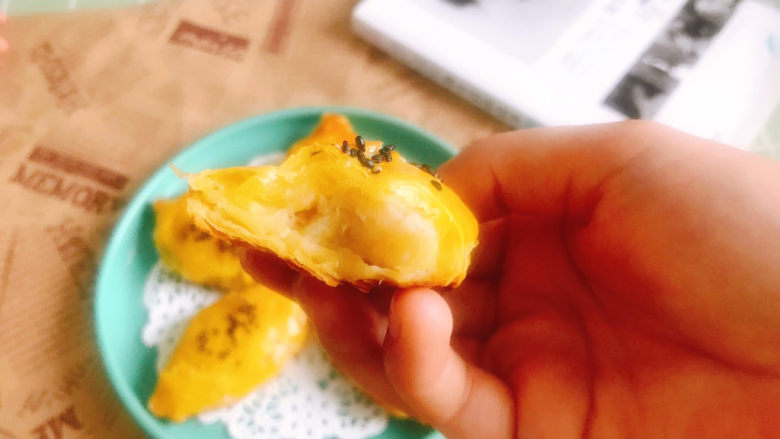 香酥掉渣的香蕉派,外酥内软,香甜可口