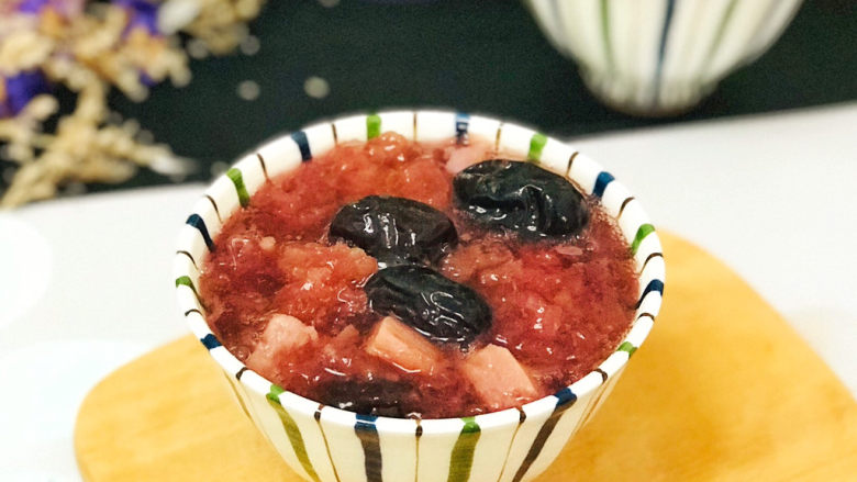 紫薯银耳粥,放凉后再吃,口味更佳