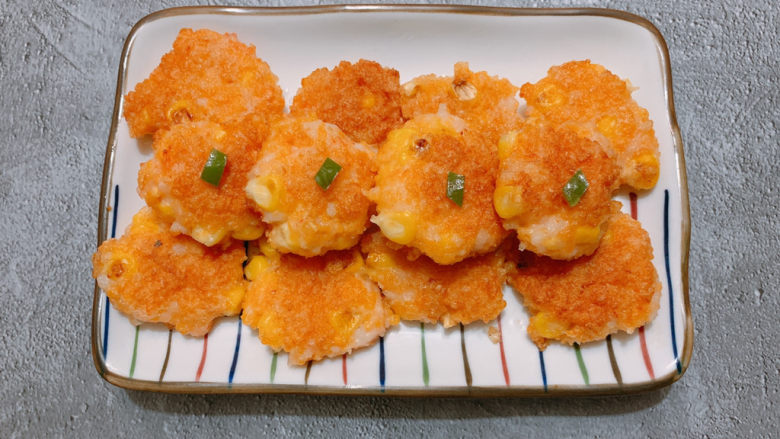 鲜虾玉米饼,鲜虾玉米饼,制作完成~