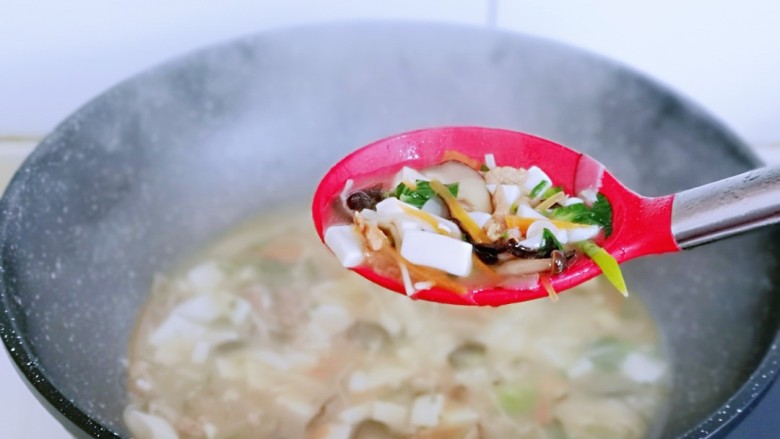 金针菇豆腐汤,鲜香味扑鼻而来~