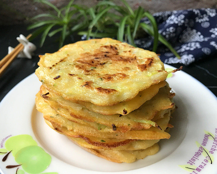 黄金玉米饼,手不沾面,4分钟不要,香喷喷地黄金玉米饼就做好了