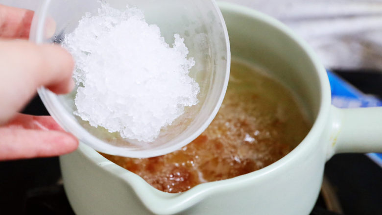 桃胶奶冻,加入雪燕