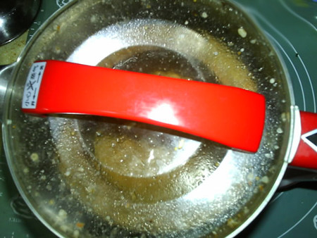 红豆薏米糊,打浆结束,取下打浆桶。