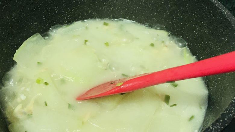 冬瓜薏米汤,搅拌均匀调料