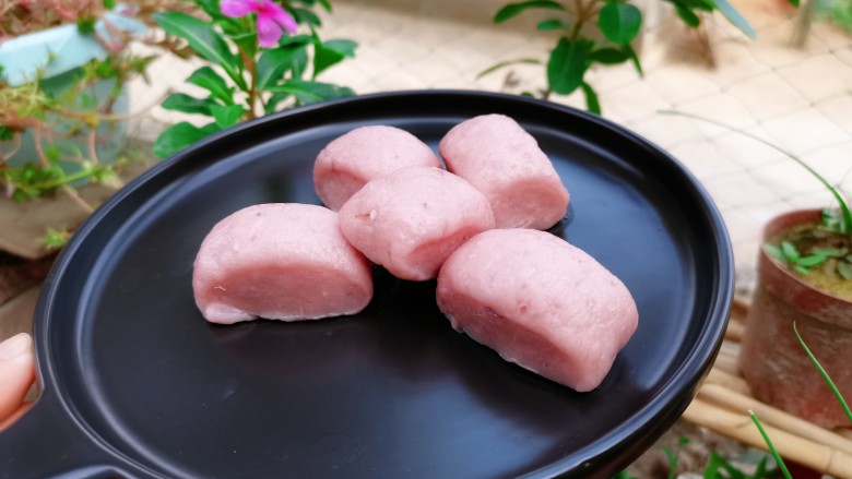 紫薯小馒头,关火后继续焖几分钟后再开盖食用