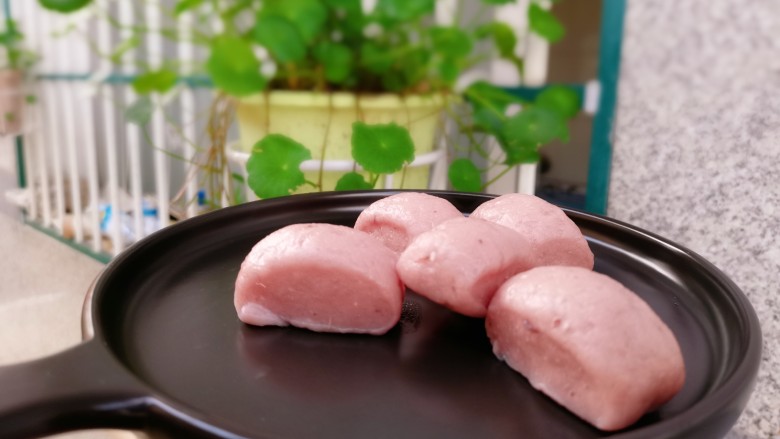 紫薯小馒头,作为小孩的早餐很不错哦！