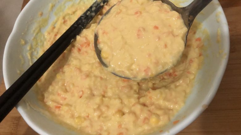 黄金玉米饼,汤匙一匙